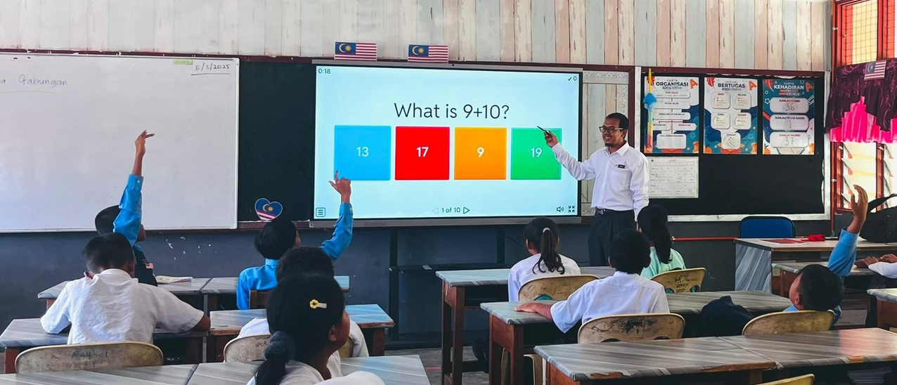 Sejumlah 33 Peranti Digital Diagihkan Kepada Sekolah Murid Orang Asli Pada Tahun 2025